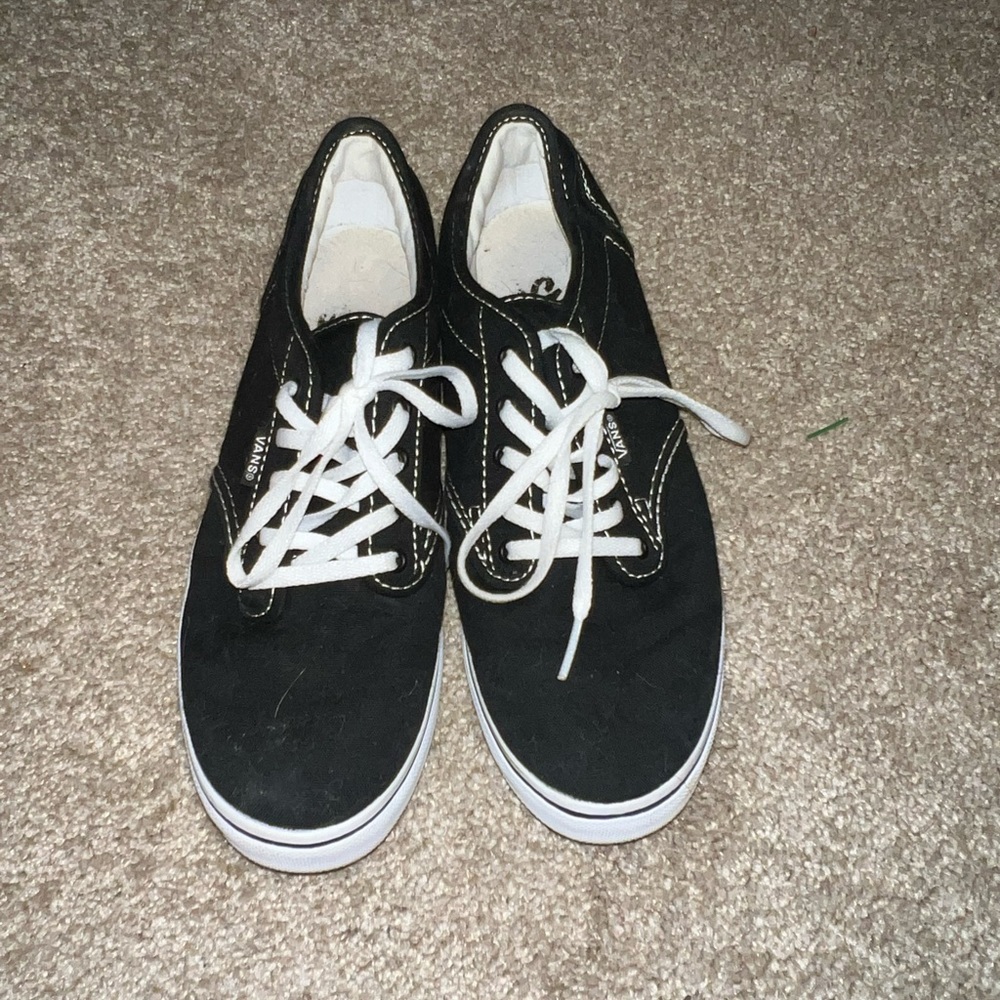 Low top black Vans